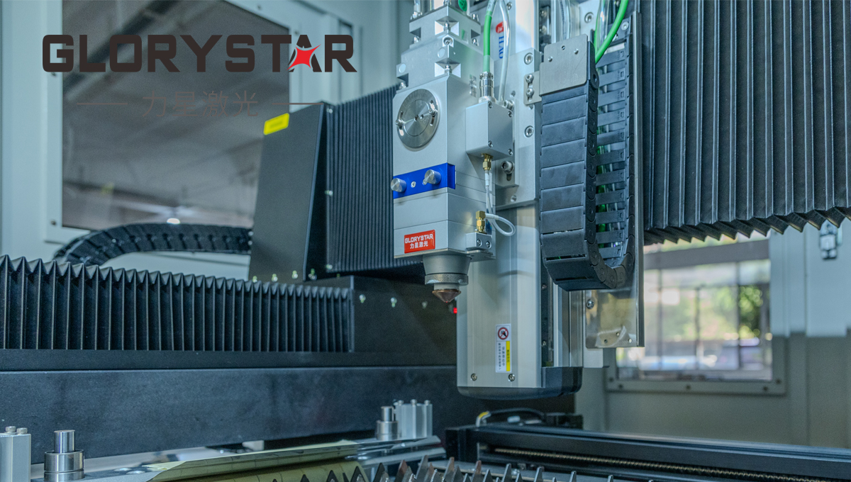 光纖激光切割機切割碳鋼時氣體的選擇，這幾點要記清楚！