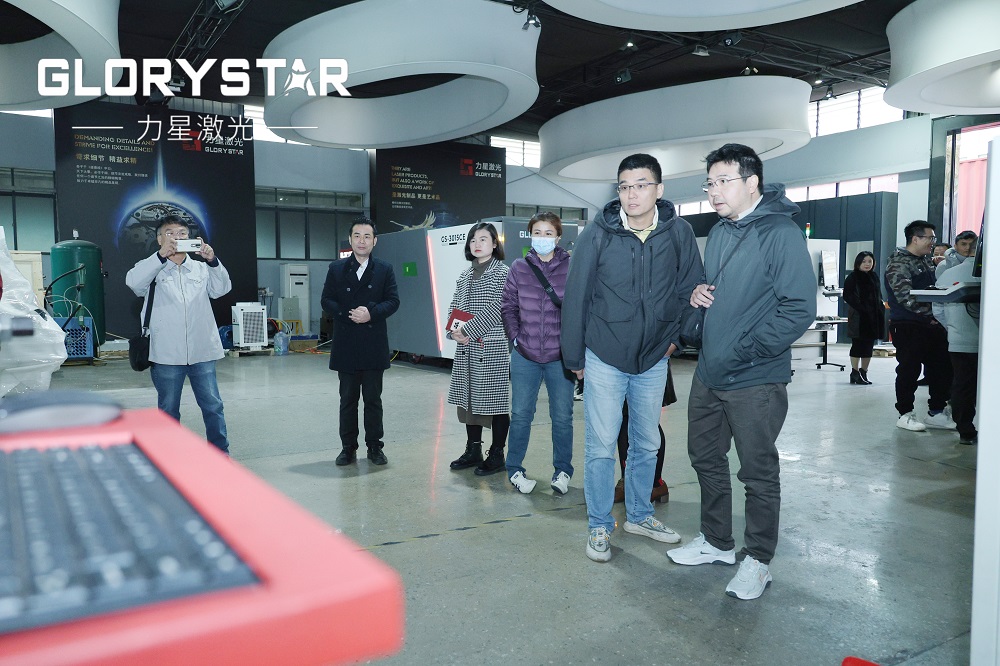 泰國(guó)客戶蒞臨力星激光,開(kāi)啟萬(wàn)瓦設(shè)備合作之旅 泰國(guó)客戶蒞臨力星激光,開(kāi)啟萬(wàn)瓦設(shè)備合作之旅
