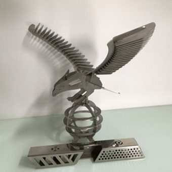 ???三卡盤激光切管機